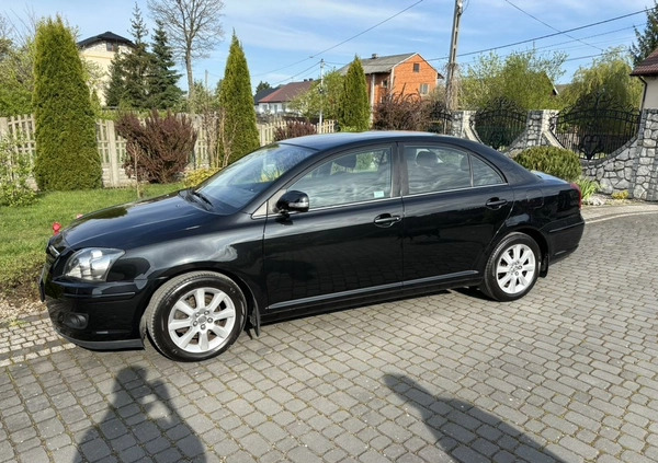 Toyota Avensis cena 18600 przebieg: 187000, rok produkcji 2007 z Sanok małe 37